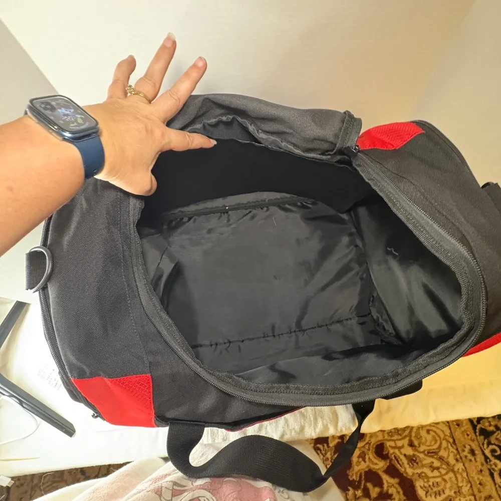 Oakley Factory Pilot Weekender Duffel Carry Case Multi Pocket Gym Red/Black NWOT